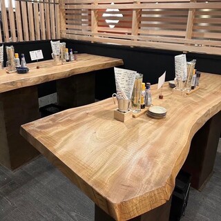 立ち飲みテーブル席