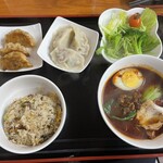 餃子菜館 万徳 - 