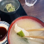 鮮魚酒場 紬季 - お味噌汁に入ってる鰤は骨無し♪