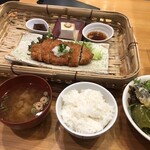 奈良のうまいものプラザ 古都華 - ヤマトポークのとんかつ籠農膳　990円