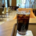 CAFE de CRIE - ドリンクはアイスコーヒーを。程よいコクを感じ、これも思ったより美味しい。♪