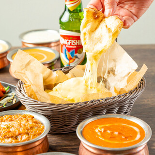 ランチタイムはプレーンナン食べ放題！＋料金でチーズナンも！