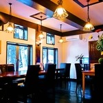 たか膳 - レトロな洋館のような店内