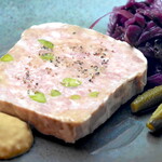"Country-style thick-sliced pate" with pistachios