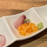 酒肴場 屯 - イサキ、アオリイカとびっこ和え