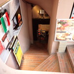 トラナス - 地下お店への階段