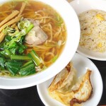 Chuugokuryouri Fuji - ラーメンセット平日ランチタイム限定10食 970円