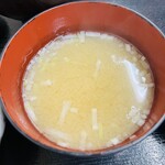 Momijiya - おかわり無料の味噌汁。うまい。