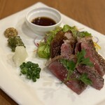 こごみ - 「おつまみステーキ」八戸毬姫牛を使用した贅沢おつまみ。