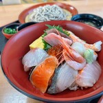 レストラン眺海 - 海鮮丼と本郷そばセット