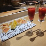 鮨 かぐら - サプライズで プレゼントしていただいた フルーツプレート