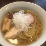 人力俥 - 塩味が優しいキレイなスープに細麺が合う！