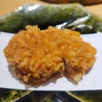 鮨 かぐら - 鱧の揚げ物 衣 は 柿の種を使っていて ザクザクとした食感