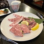 黒毛和牛焼肉 友 - 特上3種盛り