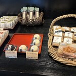 お菓子の彦一本舗 - 