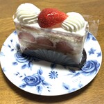 AIGRE DOUCE - シャンティフレーズ　エーグルドゥースの看板ケーキ。王道かつ絶品です