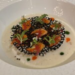 ガストロノミー ジョエル・ロブション -  新玉葱のロワイヤルとヴルーテ 桜海老を散りばめて