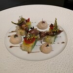 ガストロノミー ジョエル・ロブション - 春キャベツのプレッセ 蛍烏賊のコンフィと軽やかなアンチョビのムースリーヌを添えて