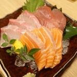 246148655 - お造り盛合せ三種　1,518円