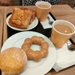 Mister Donut - ドーナツとパイとカフェオ・レ