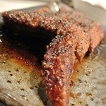 蕎麦の花 - しっかり味がついていながらも肉自体のジューシーさを邪魔しない絶妙な手羽先です♩