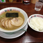 昭和屋 - 醤油ラーメン(あっさり細麺)チャーシュートッピング