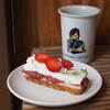 KANNON COFFEE - 苺のチーズケーキ（550円） デカフェ（510円）