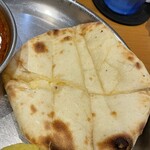 タンドールバル カマル2号 - チーズクルチャ