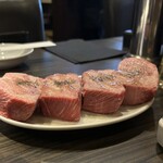 焼肉 大幸園 - 特選タン！1枚1,680円