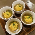 かんじんかなめ - トロ味のついた出汁？餡？の上に ちょっぴりカレー味のポテトサラダの天麩羅が浮かべてあるの 美味しい！