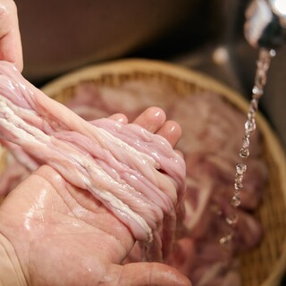 手洗い・鮮度・チルドにこだわる！ぷりっぷりの【生ホルモン】