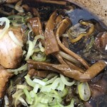 麺武 はちまき屋 - メンマやキクラゲやネギ