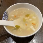 六町飯店 - 炒飯のスープ