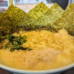 横浜家系ラーメン 魂心家 - 塩らーめん大盛り アップ(2024年5月9日)