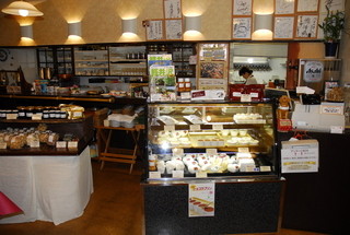 Paomu Karuizawa - 店内シーケース