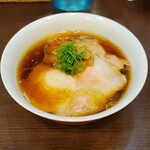 とものもと - なんと美しい醤油ラーメン♪