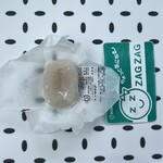 246162327 - 名菓舌鼓単品¥248内　白あんを求肥で包んだ柔らか和菓子。つまめるサイズ。