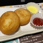 Torikizoku - 揚げいも餅チーズ　※たぶん冷凍なんですけでめちゃくちゃ美味い！付いてくるバターも偽物のバターですが、そんなジャンキーさも含めて大好き！