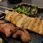 Muroran Yakitori Tori Ichi - 鳥レバー串、豚串、ししとう串