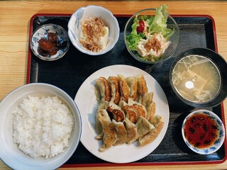 Yuta kaya - 餃子定食