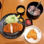 勝富 - 厚切りリブロースかつ250g定食(十穀米)とアジフライトッピング