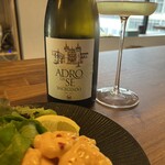 牡蠣屋 Wine&Sake 居酒屋 - エビマヨと白ワイン