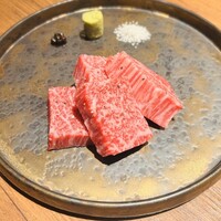 和牛とタン 焼肉 とみ 新橋本店 - シャトーブリアン
