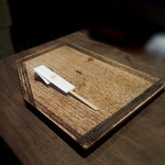 鳥茂 - カウンターの一番左端に