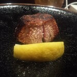 鳥茂 - 上タン　一串に …. 豚二頭分