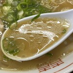 中華そば 陽気 - 中華そば¥700のスープ 