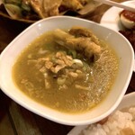 Cafe Bali Campur - じっくり煮込まれたコラーゲンたっぷりのスープ