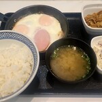 吉野家 - Wハムエッグ牛小鉢定食600円税抜き　ご飯大盛無料