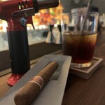 TAKE 5 Bar & Cigar - 葉巻とコーヒー