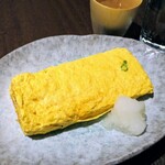 青ヶ島屋 - 青ヶ島産島唐辛子入り出汁巻き（￥900）。出汁たっぷり、調理の技量も相当なもの